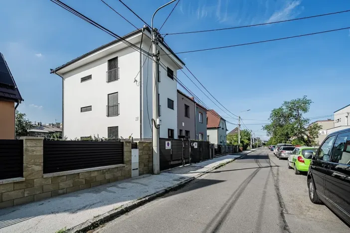 Pronájem bytu 2+kk, Ostrava, Na Nivách, 42 m2