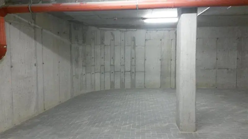 Pronájem garážového stání, Olomouc, Schweitzerova, 13 m2