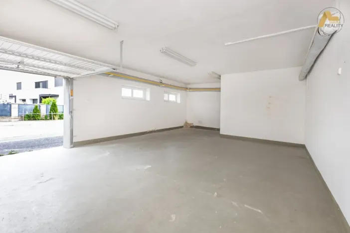 Pronájem garáže, Písek - Hradiště, K Lipám, 169 m2