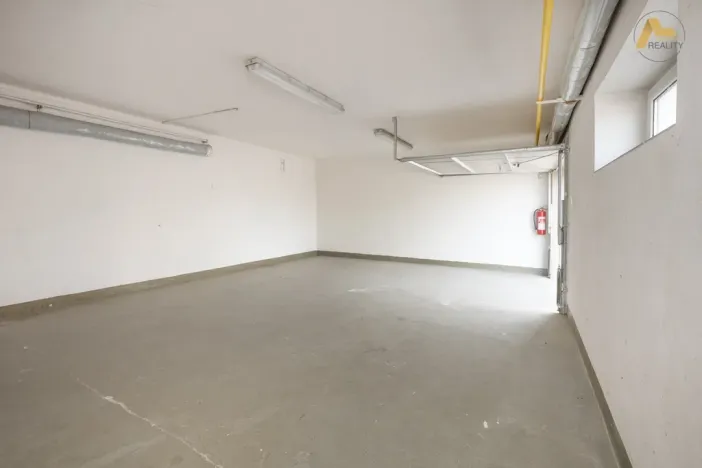 Pronájem garáže, Písek - Hradiště, K Lipám, 169 m2