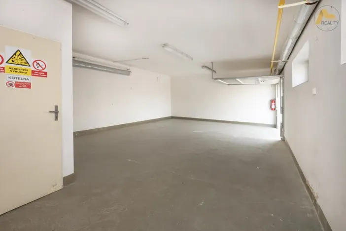 Pronájem garáže, Písek - Hradiště, K Lipám, 169 m2