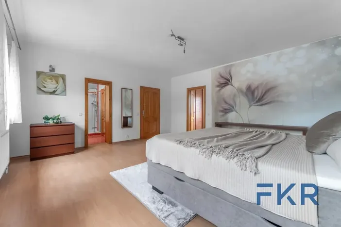 Prodej rodinného domu, Praha - Dolní Počernice, Listopadová, 242 m2