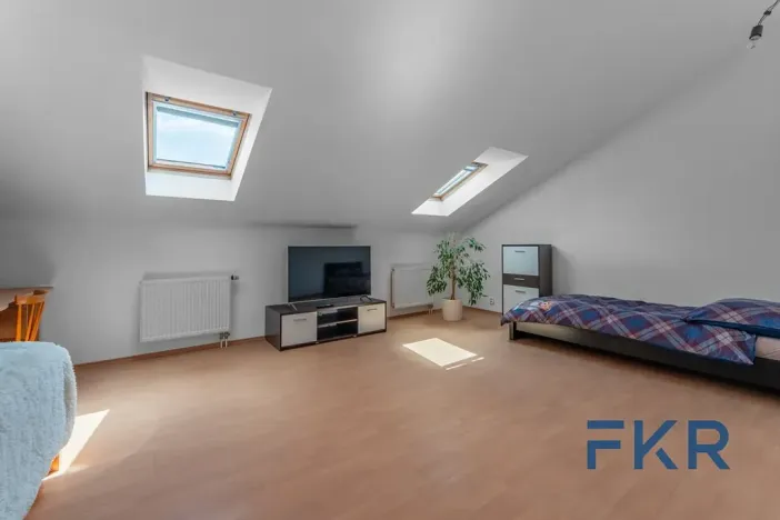Prodej rodinného domu, Praha - Dolní Počernice, Listopadová, 242 m2