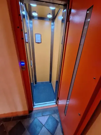 Pronájem obchodního prostoru, Praha - Vysočany, Novovysočanská, 160 m2
