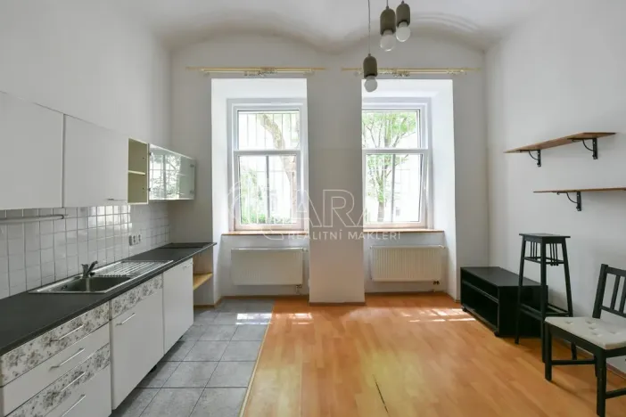 Pronájem bytu 1+kk, Praha - Smíchov, Lidická, 33 m2