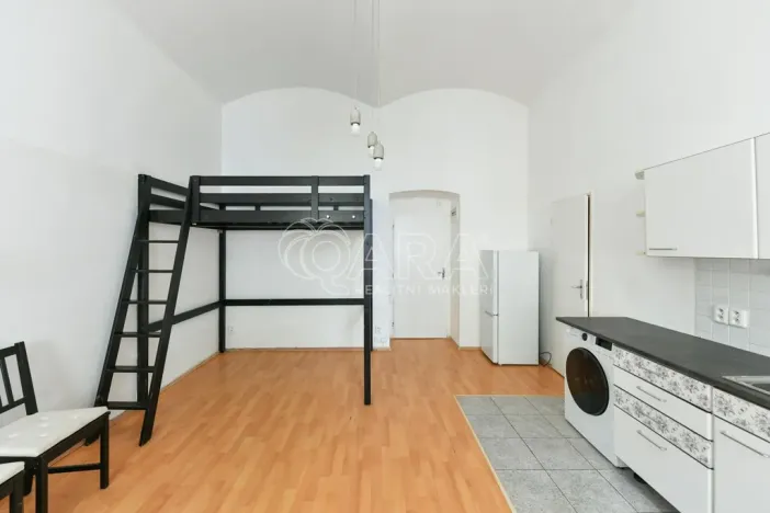 Pronájem bytu 1+kk, Praha - Smíchov, Lidická, 33 m2