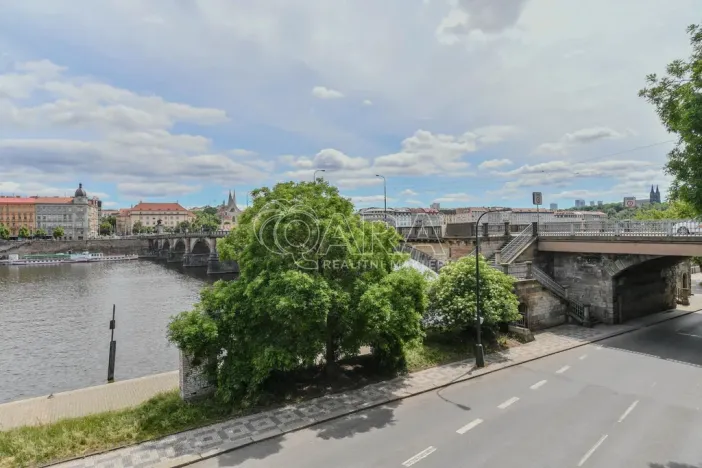 Pronájem bytu 1+kk, Praha - Smíchov, Lidická, 33 m2