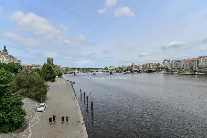 Pronájem bytu 1+kk, Praha - Smíchov, Lidická, 33 m2