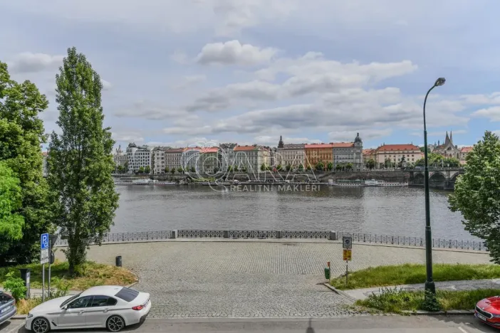 Pronájem bytu 1+kk, Praha - Smíchov, Lidická, 33 m2