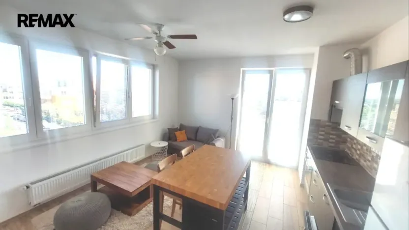 Pronájem bytu 2+kk, Praha - Kyje, Farkašova, 38 m2