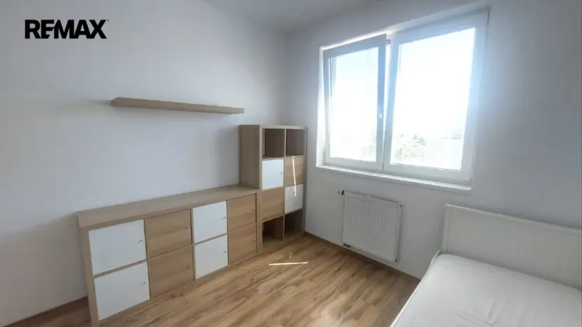 Pronájem bytu 2+kk, Praha - Kyje, Farkašova, 38 m2
