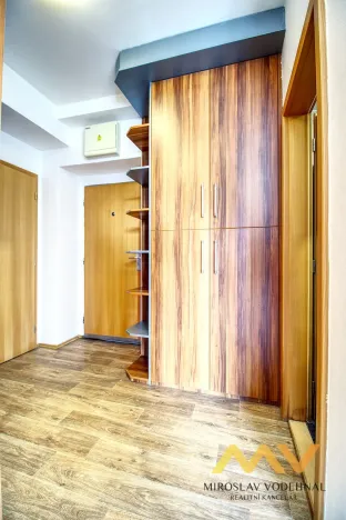 Pronájem bytu 1+kk, Hradec Králové - Nový Hradec Králové, Mrštíkova, 32 m2