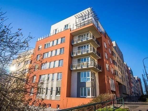 Pronájem garážového stání, Praha - Košíře, Plzeňská, 20 m2