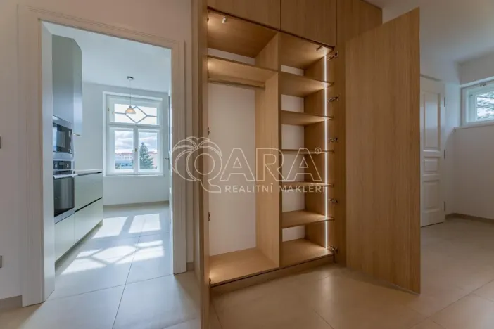 Pronájem bytu 3+1, Praha - Dejvice, 133 m2