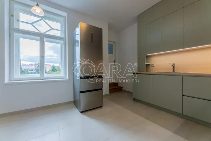 Pronájem bytu 3+1, Praha - Dejvice, 133 m2