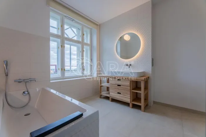 Pronájem bytu 3+1, Praha - Dejvice, 133 m2