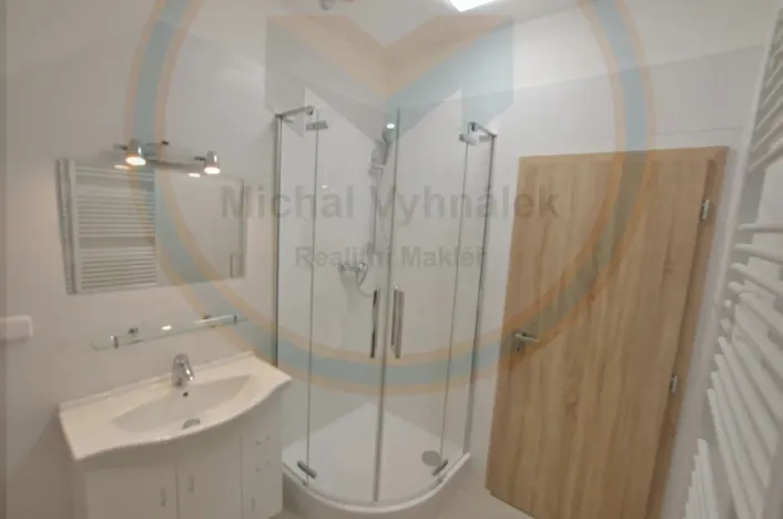 Pronájem bytu 2+kk, Klecany, Nám. Třebízského, 52 m2