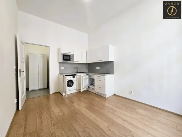 Pronájem bytu 1+kk, Praha - Smíchov, Svornosti, 18 m2