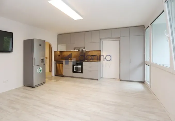 Pronájem bytu 4+kk, Praha, Kazašská, 107 m2