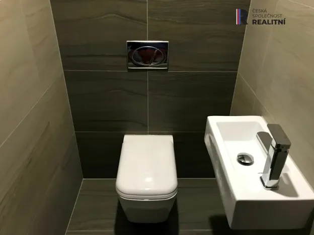 Pronájem bytu 2+kk, Karlovy Vary - Drahovice, Mattoniho nábřeží, 62 m2
