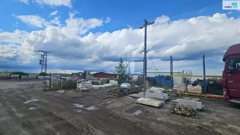 Pronájem pozemku, Libenice, 5000 m2