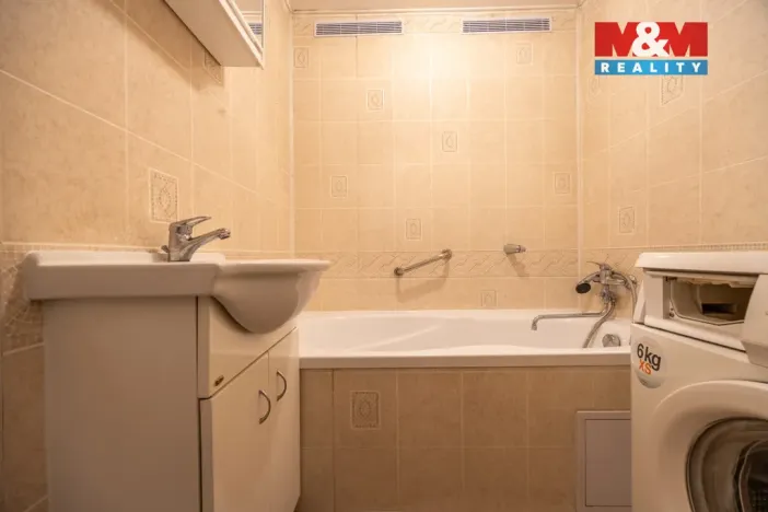 Pronájem bytu 3+1, Praha - Střížkov, Českolipská, 55 m2