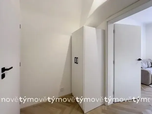 Pronájem bytu 2+kk, Pardubice, Zámecká, 40 m2