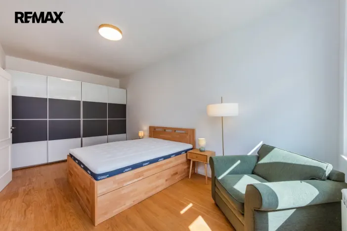 Pronájem bytu 2+kk, Praha - Vinohrady, Korunní, 53 m2