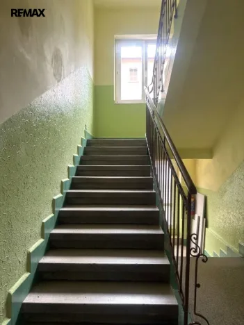 Prodej bytu 1+1, Karlovy Vary, Západní, 55 m2