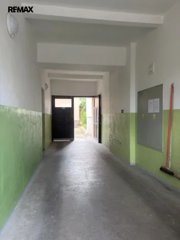 Prodej bytu 1+1, Karlovy Vary, Západní, 55 m2