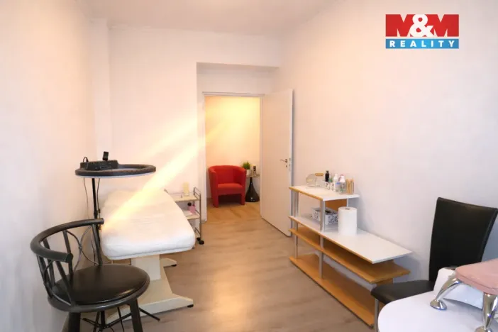 Pronájem obchodního prostoru, Ostrava - Mariánské Hory, 28. října, 25 m2