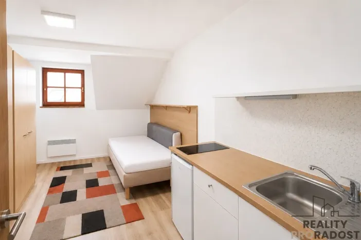 Pronájem bytu 1+kk, Znojmo, U Branky, 28 m2