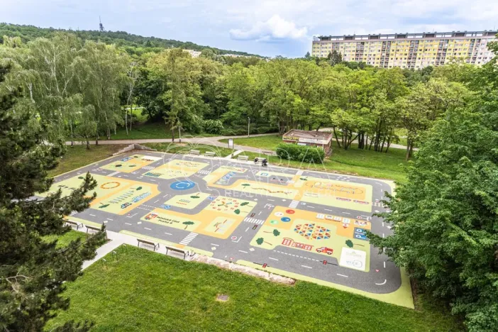 Pronájem bytu 3+kk, Praha - Kobylisy, Kaňkovského, 68 m2