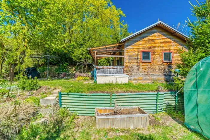 Pronájem chaty, Kralupy nad Vltavou - Mikovice, U Studánky, 15 m2