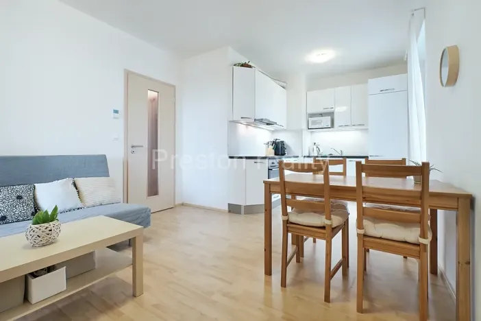 Prodej bytu 2+kk, Praha - Malešice, Nad úžlabinou, 48 m2