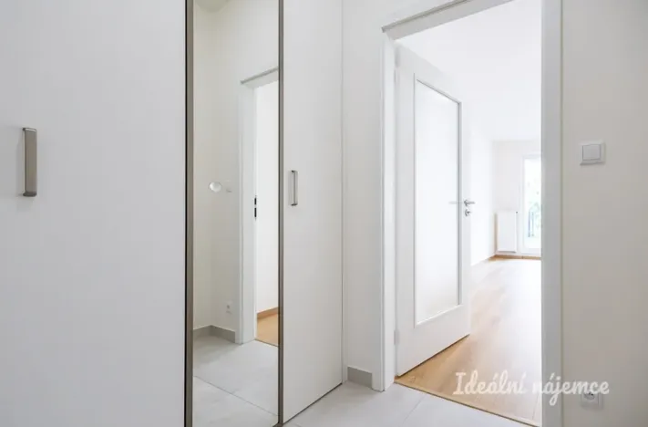 Pronájem bytu 1+kk, Praha - Vysočany, Gerstelova, 33 m2
