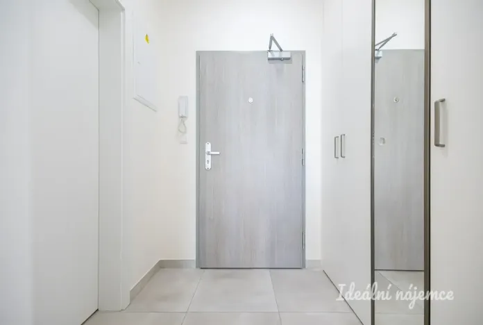 Pronájem bytu 1+kk, Praha - Vysočany, Gerstelova, 33 m2