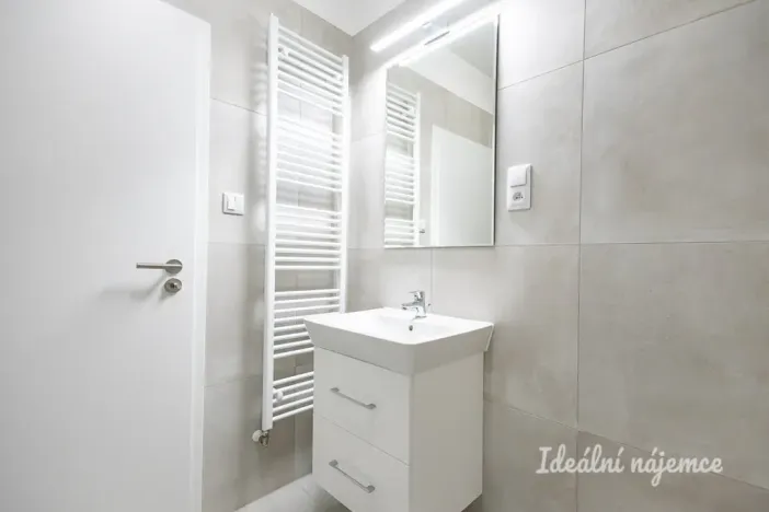 Pronájem bytu 1+kk, Praha - Vysočany, Gerstelova, 33 m2
