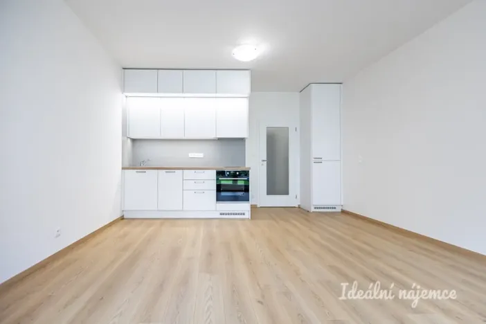 Pronájem bytu 1+kk, Praha - Vysočany, Gerstelova, 33 m2
