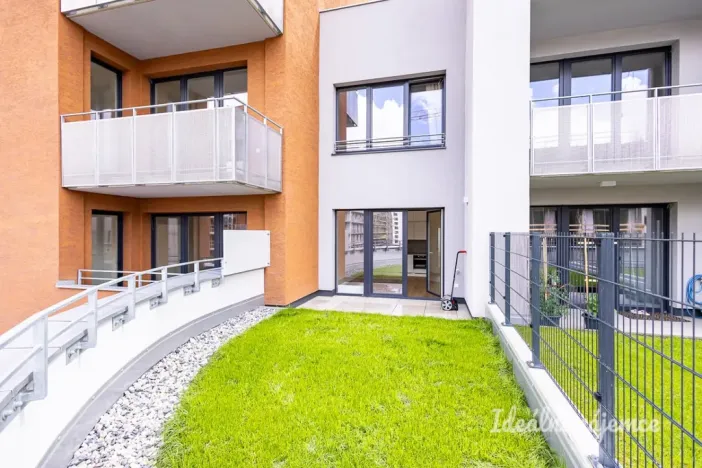 Pronájem bytu 1+kk, Praha - Vysočany, Bukačova, 44 m2