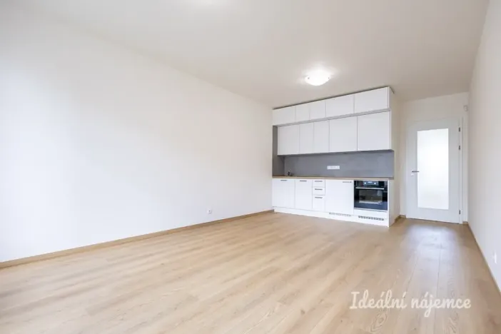 Pronájem bytu 1+kk, Praha - Vysočany, Bukačova, 44 m2