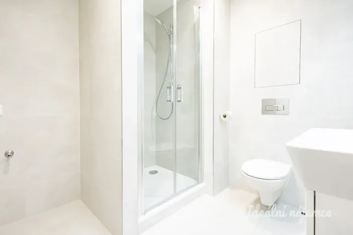 Pronájem bytu 1+kk, Praha - Vysočany, Bukačova, 44 m2