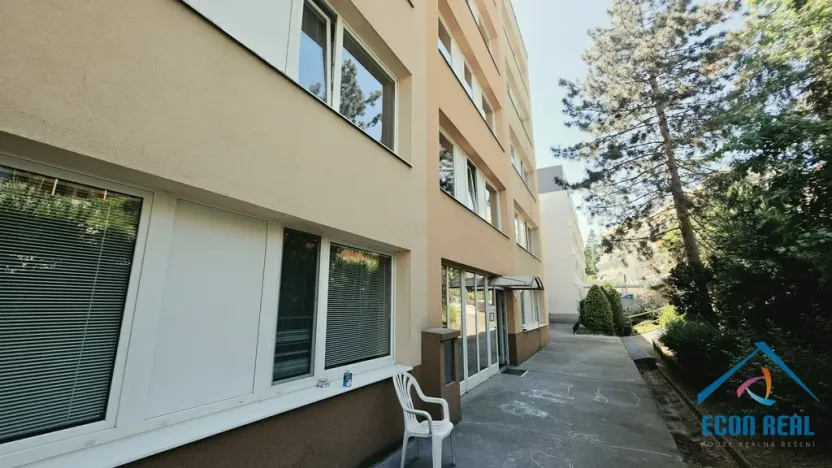 Pronájem bytu 2+kk, Praha - Smíchov, Na pláni, 50 m2