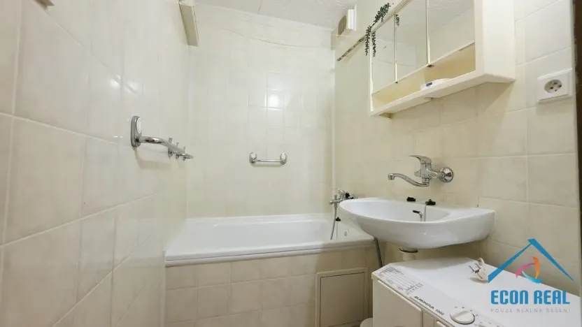 Pronájem bytu 2+kk, Praha - Smíchov, Na pláni, 50 m2