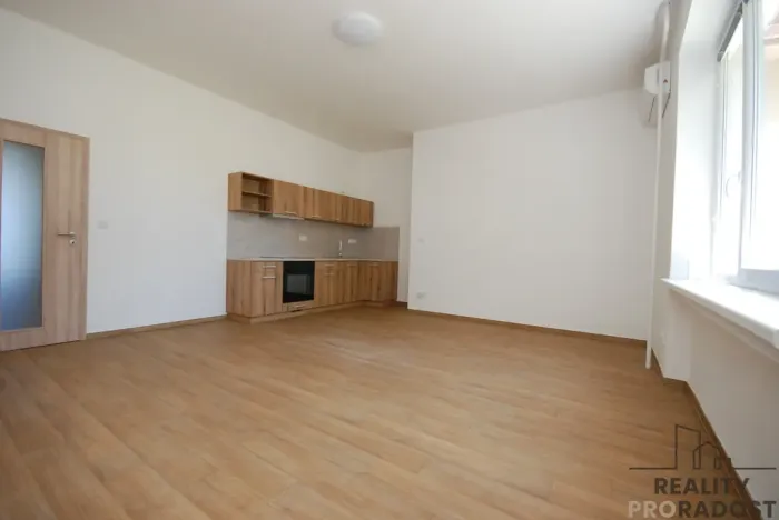 Pronájem bytu 2+kk, Velké Pavlovice, Náměstí 9. května, 44 m2