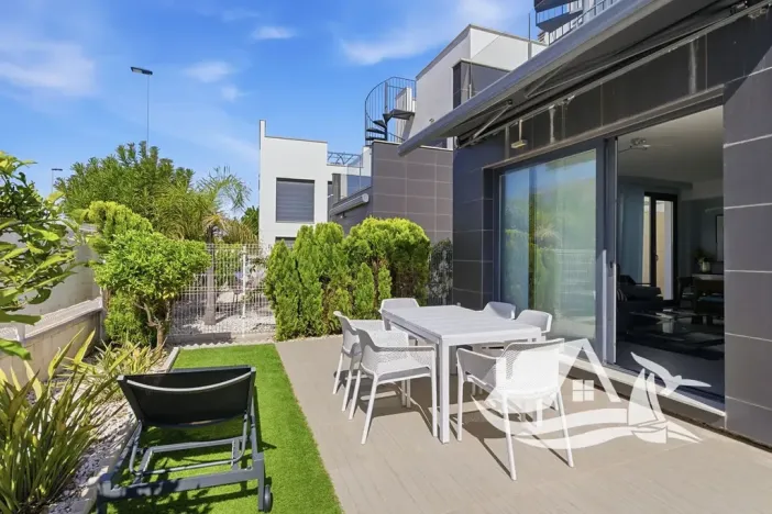 Prodej rodinného domu, Orihuela, Španělsko, Paseo Marítimo de Punta Prima, 84 m2
