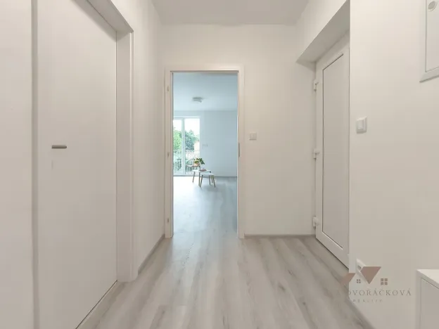 Pronájem bytu 1+kk, Zlín - Malenovice, Pod Hradem II, 30 m2