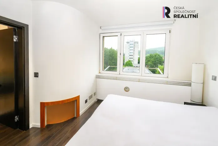 Pronájem bytu 2+1, Zlín, M. Knesla, 55 m2