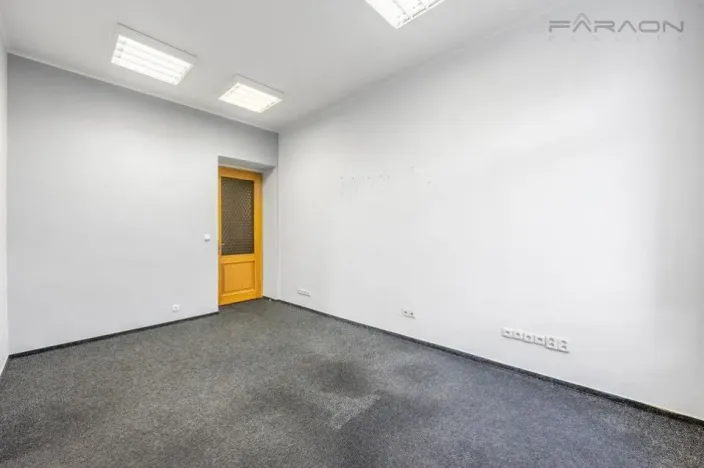 Pronájem kanceláře, Praha - Žižkov, Jeseniova, 54 m2
