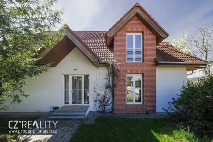 Prodej vily, Praha - Lipence, Na Bambouzku, 300 m2